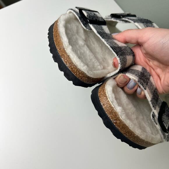 Birkenstock Mens Arizona Plaid Black White Shearling Wool Sandal 11 - Picture 6 of 9